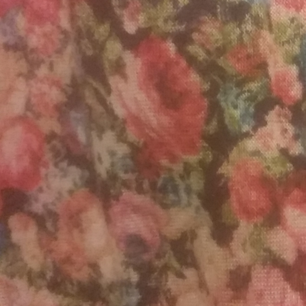 Springy short sleeved floral tunic